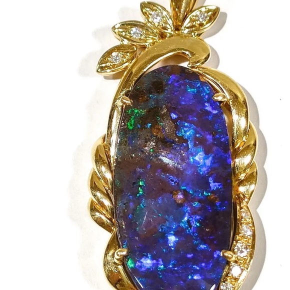Stunning Natural 9.75 CT Fire Blue Opal on 18k gold Pendant and 14k Chain - Picture 4 of 12